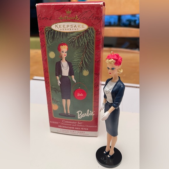Barbie Collectors Series Ornament - Picture 5 of 5